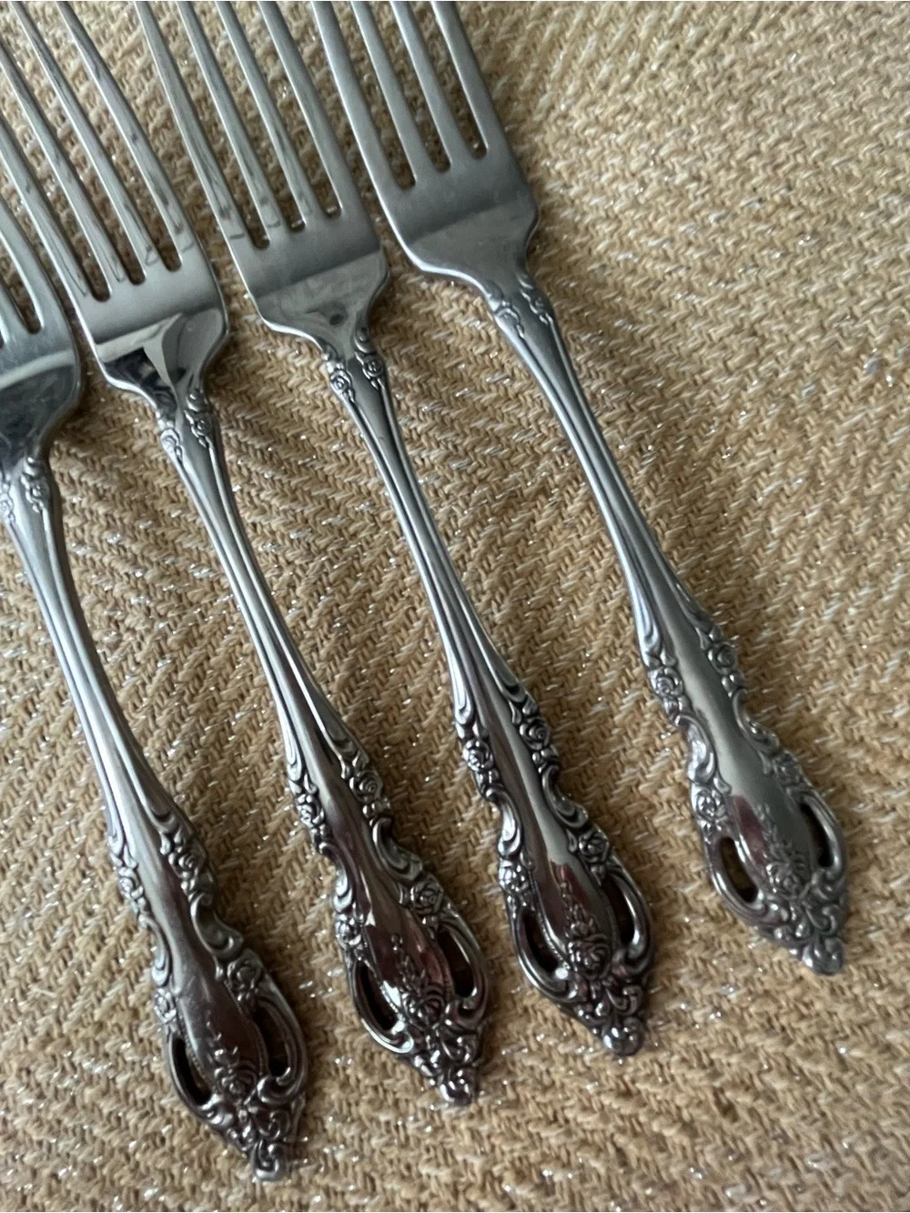 Brahms (Community Stainless) by ONEIDA SILVER Dinner Forks (4)